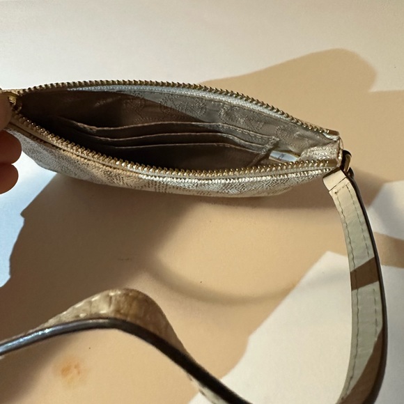 Michael Kors, leather wristlet; Brand new/no tags stylish,lightweight, durable - Picture 6 of 11